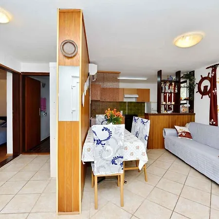 In - Insel 7482 Vir