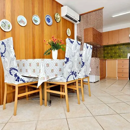 In Vir/insel 7482 Apartment *