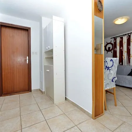 In - Insel 7482 * Vir