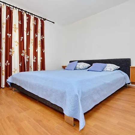 In Vir/insel 7482 Apartment *